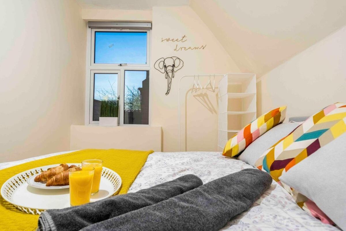 Modern & Stylish Flat In Moseley Birmingham